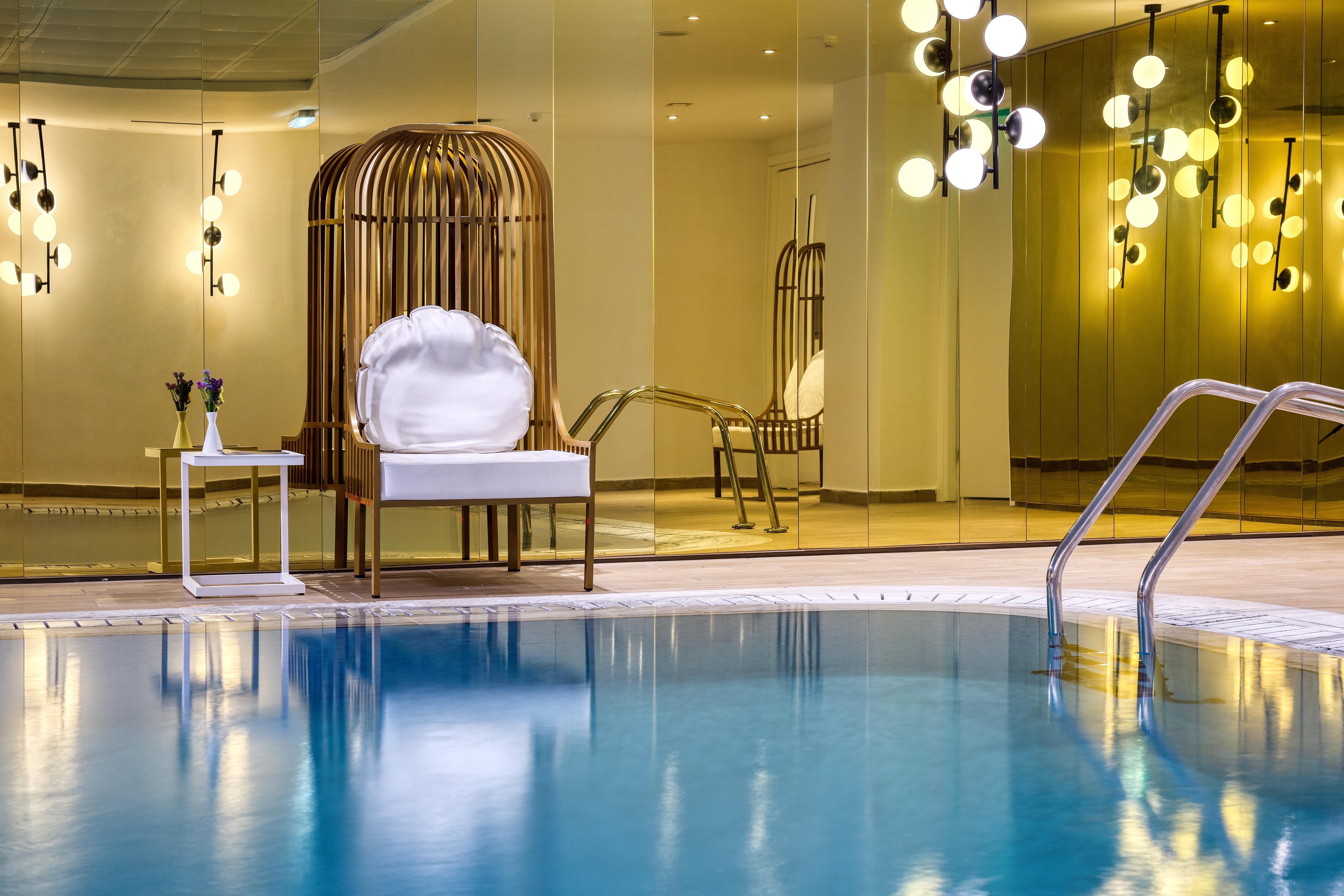 Ivi Mare - Designed For Adults By Louis Hotels Geroskipou Dış mekan fotoğraf The pool at the Mandarin Oriental, Munich