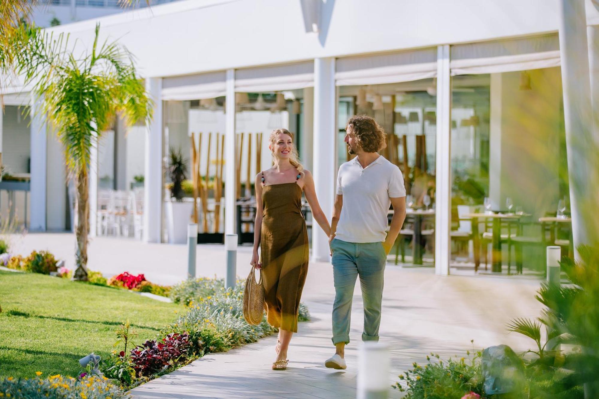 Ivi Mare - Designed For Adults By Louis Hotels Geroskipou Dış mekan fotoğraf The Village