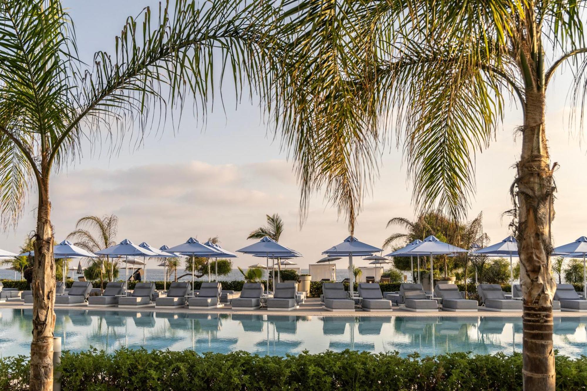 Ivi Mare - Designed For Adults By Louis Hotels Geroskipou Dış mekan fotoğraf The pool at the Four Seasons Hotel