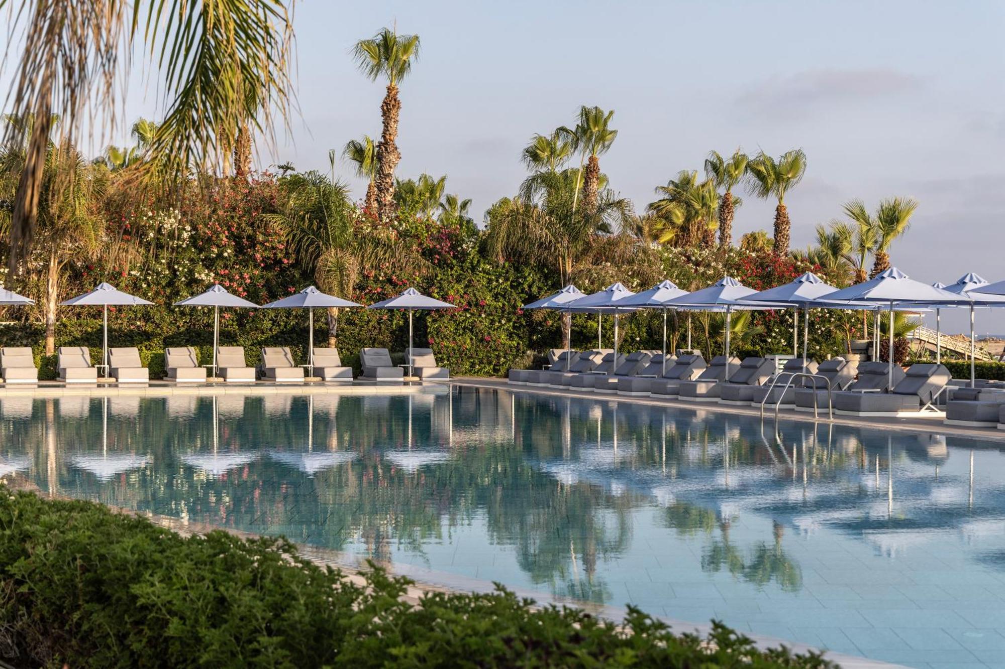Ivi Mare - Designed For Adults By Louis Hotels Geroskipou Dış mekan fotoğraf The pool at the hotel