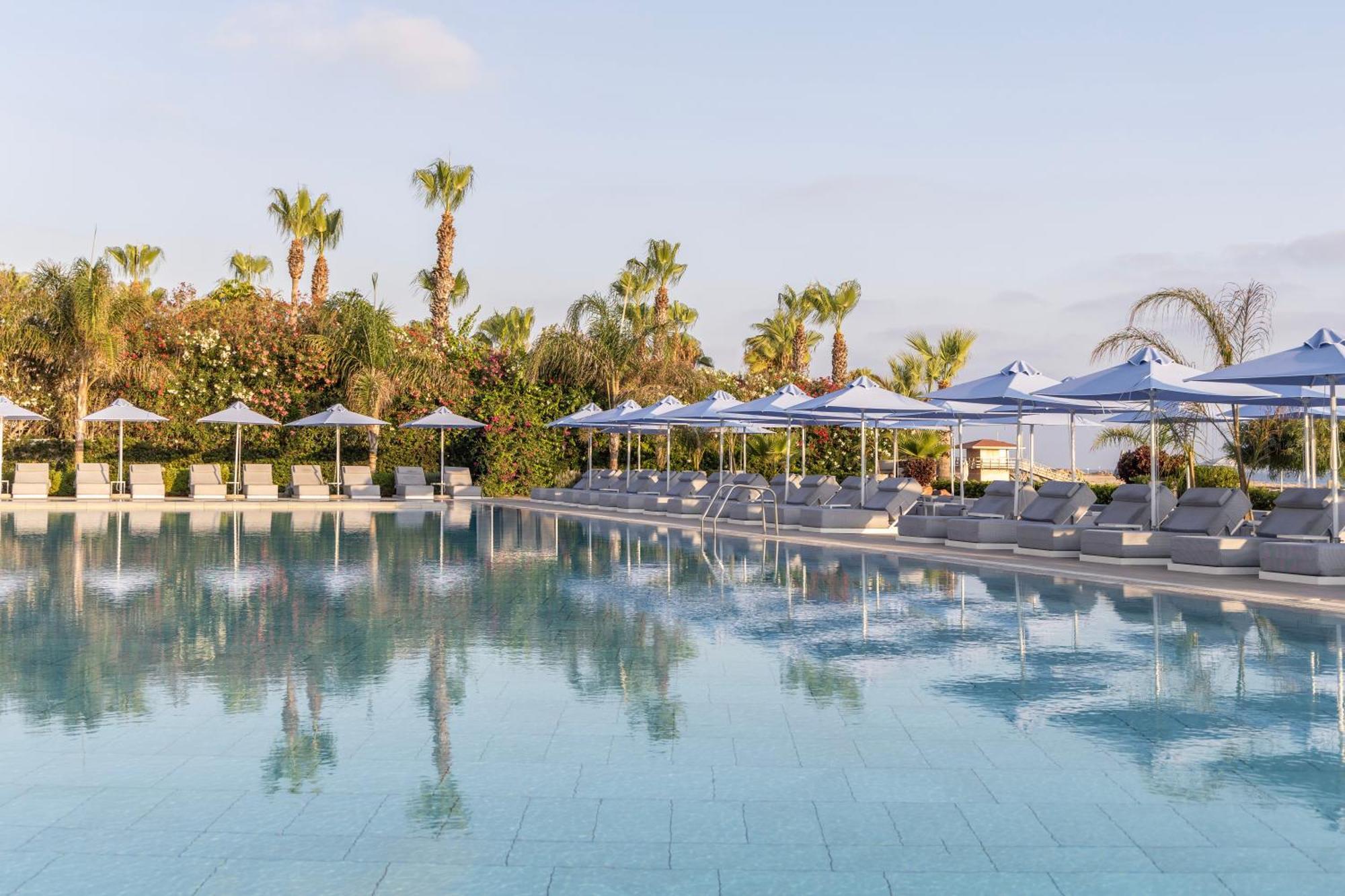 Ivi Mare - Designed For Adults By Louis Hotels Geroskipou Dış mekan fotoğraf Pool at the hotel