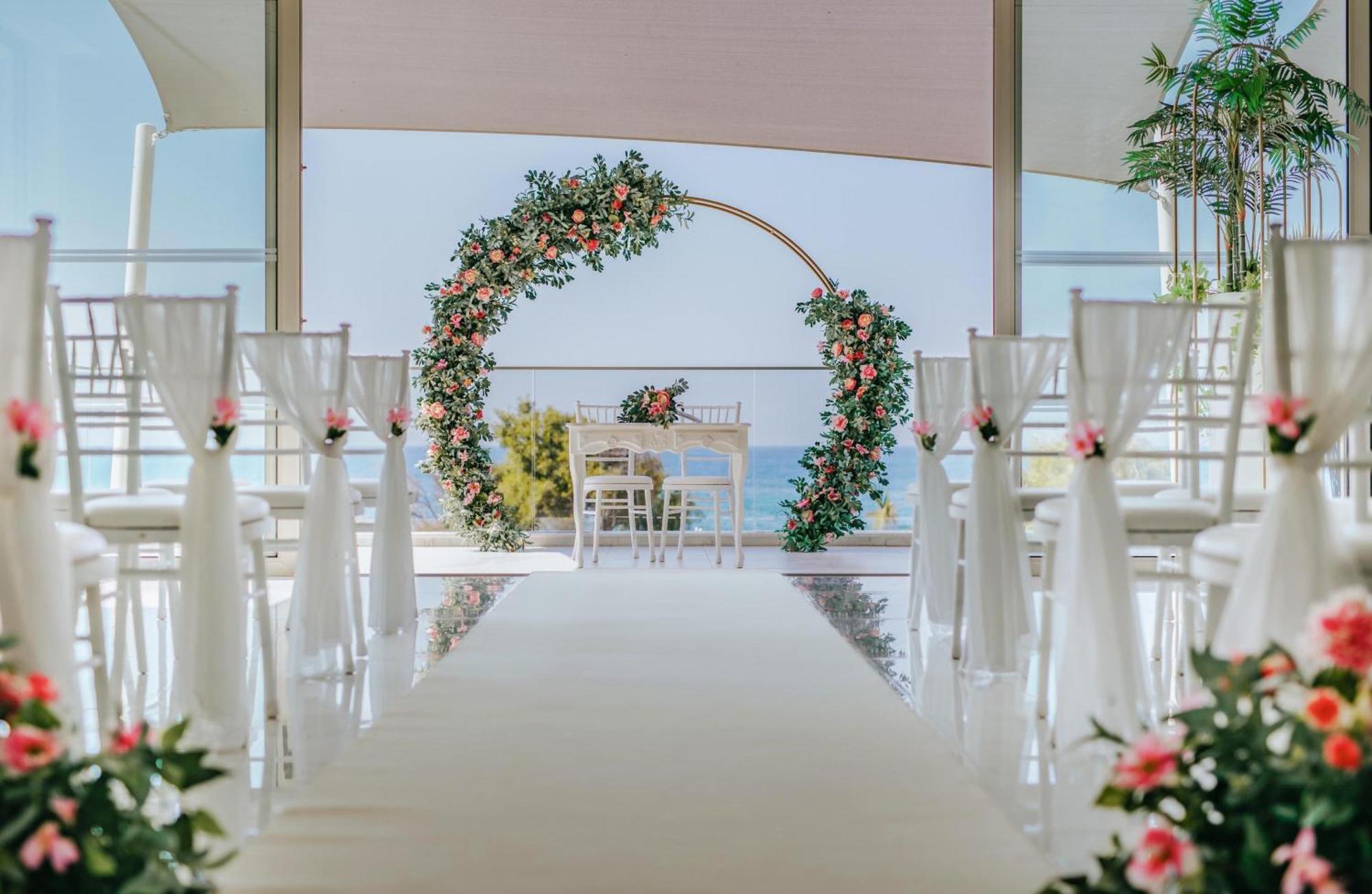 Ivi Mare - Designed For Adults By Louis Hotels Geroskipou Dış mekan fotoğraf Wedding Chapel